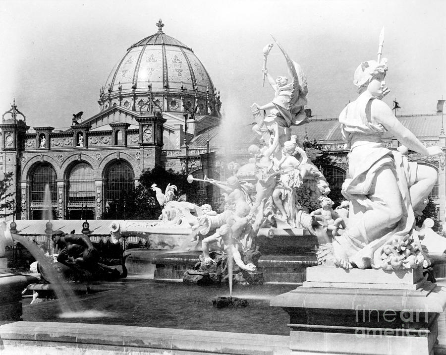 Fountain Coutan And Palace Of Fine Photograph by Science Source