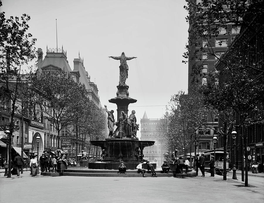 Fountain Square - Cincinnati 1906 Photograph by Mountain Dreams