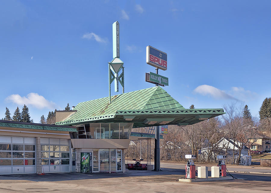 Frank Lloyd Wright Service Station  Photograph by Susan Rissi Tregoning