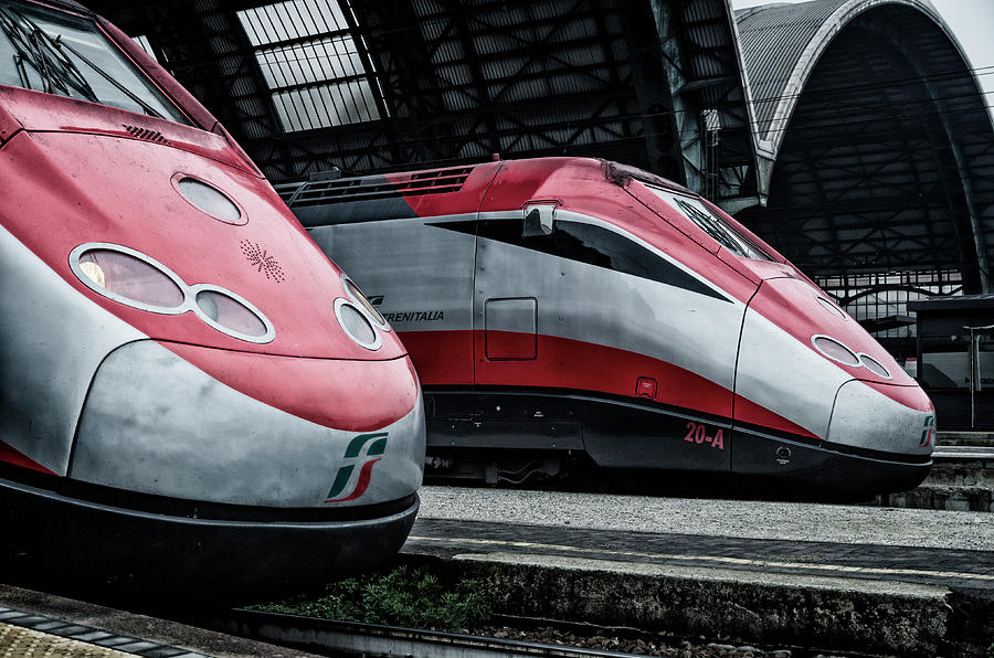 Freccia Rossa Trains. Photograph by Pablo Lopez
