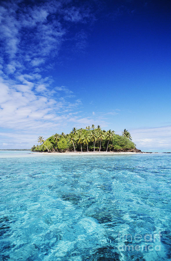 French Polynesian Island Photograph by Joe Carini - Printscapes
