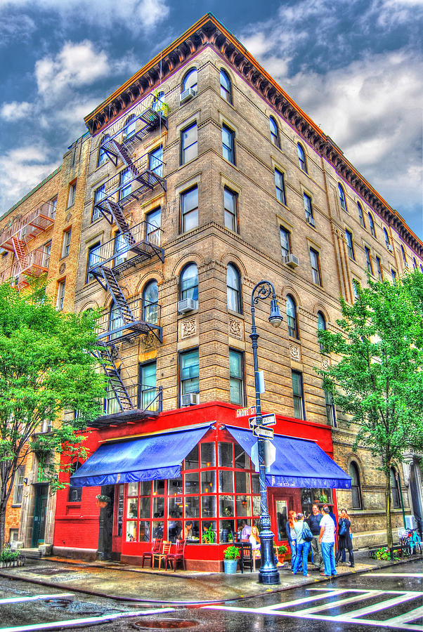 Famous Friends Building In NYC Stock Photo, Picture and Royalty Free Image.  Image 124496665.