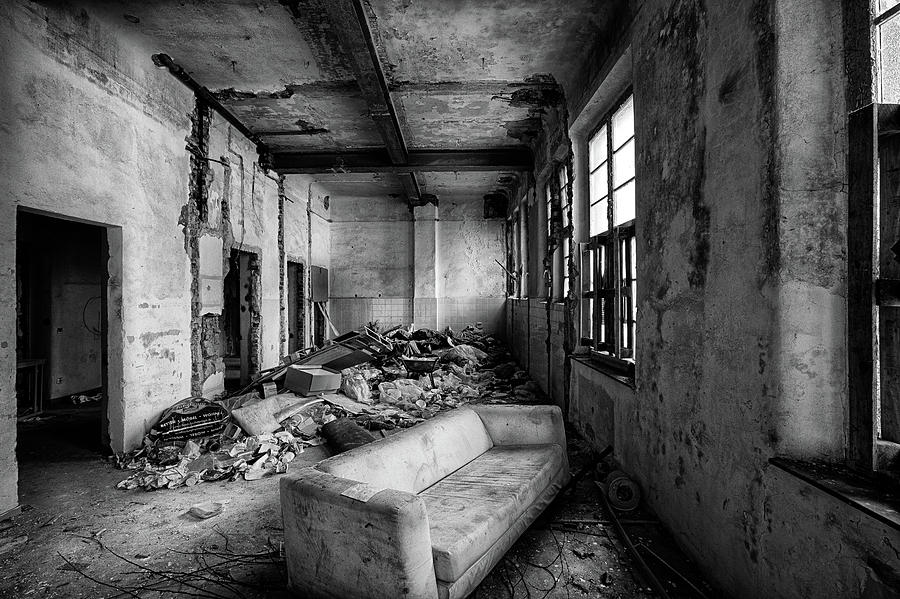 Frogotten couch - abandoned buildings Photograph by Dirk Ercken