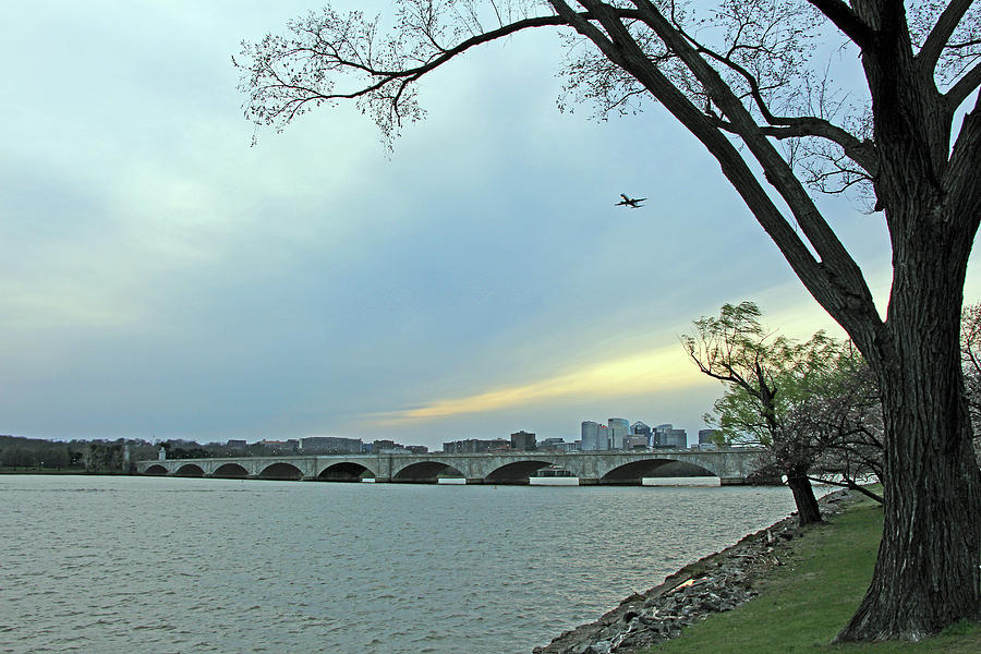 From The Washington Shore Of The Potomac River Photograph by Cora Wandel