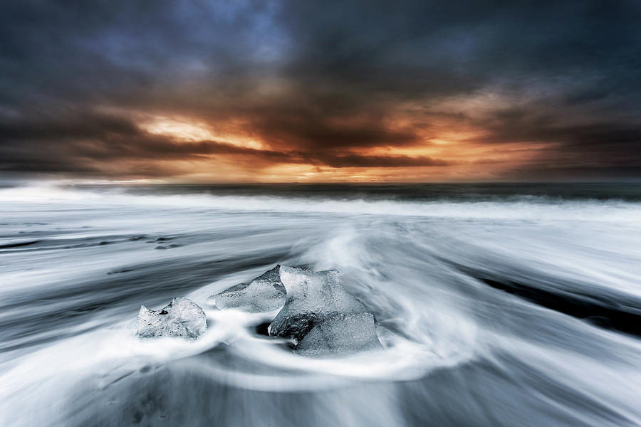 Frosty beach Photograph by Jorge Maia