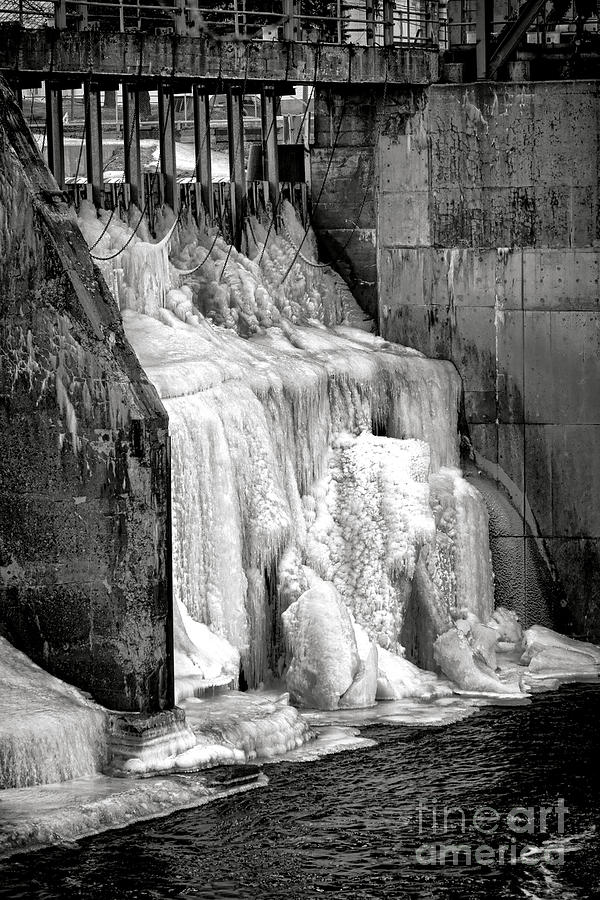 Frozen Power Photograph by Olivier Le Queinec