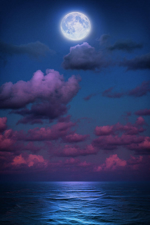 Full Moon Over Atlantic Ocean From Jupiter Florida At Twilight ...