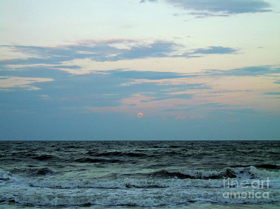 Full Moon Rising Over The Ocean Photograph by D Hackett