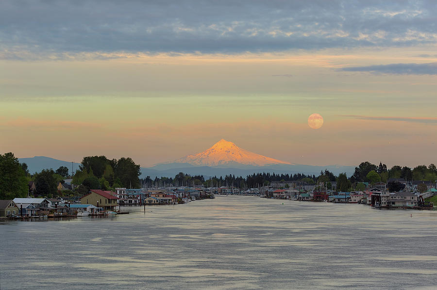 Full Moonrise over Mount Hood along Columbia River Photograph by David Gn