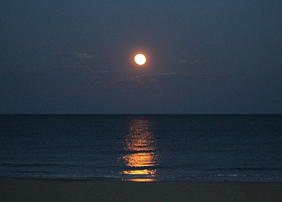 Full Moons Glow On The Atlantic Photograph by Robert Banach