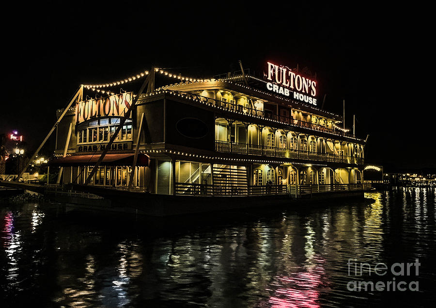 Fultons Crab House Night Lights Photograph by Gary Keesler
