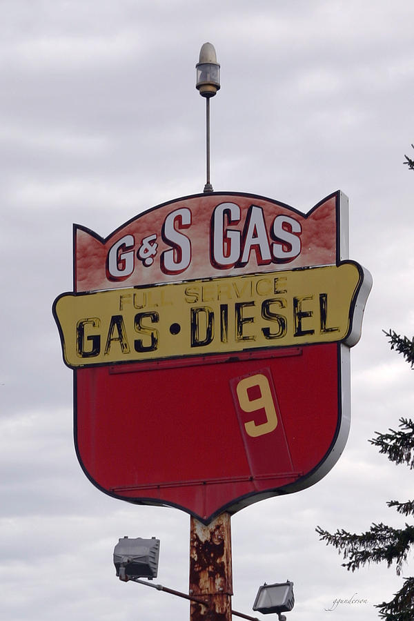 G - S Gas - Sorry We are Closed Photograph by Gary Gunderson