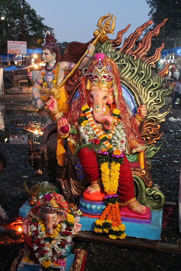 Ganesha Arati on Ganesh Chaturthi, Ganeshpuri Photograph by Jennifer Mazzucco