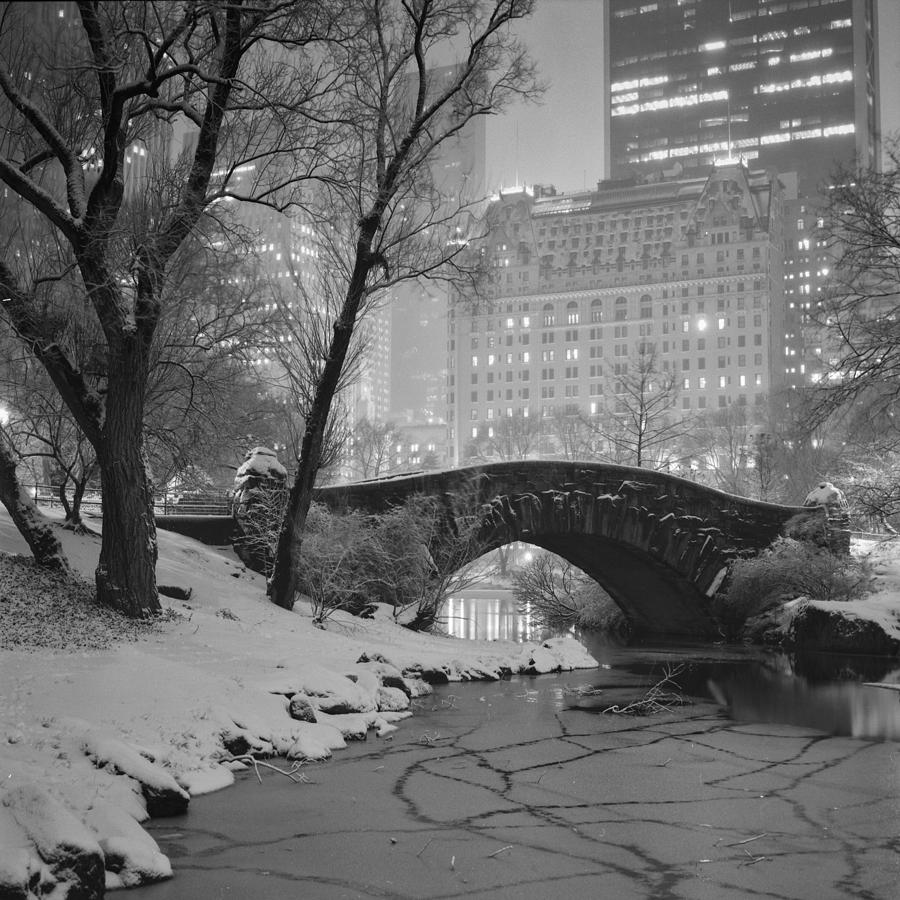 Gapstow Bridge In Snow Photograph by Randy Lemoine