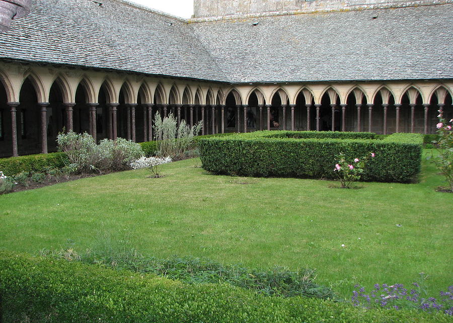 Garden in St. Michels Photograph by T Guy Spencer