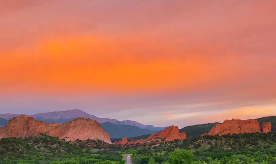 Garden of the Gods Sunset Photograph by Tim Reaves