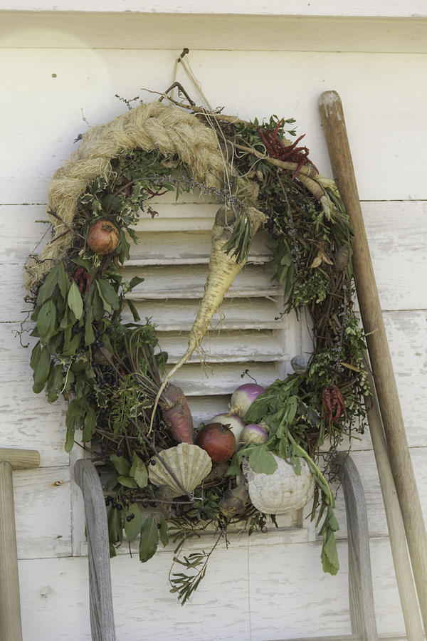 Architecture Photograph - Gardeners Wreath by Teresa Mucha