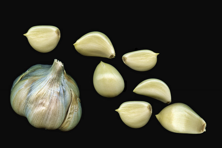 Still Life Photograph - Garlic Cloves by Tom Mc Nemar