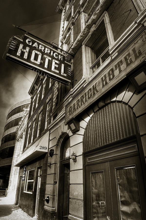 Winnipeg Photograph - Garrick Hotel by Bryan Scott