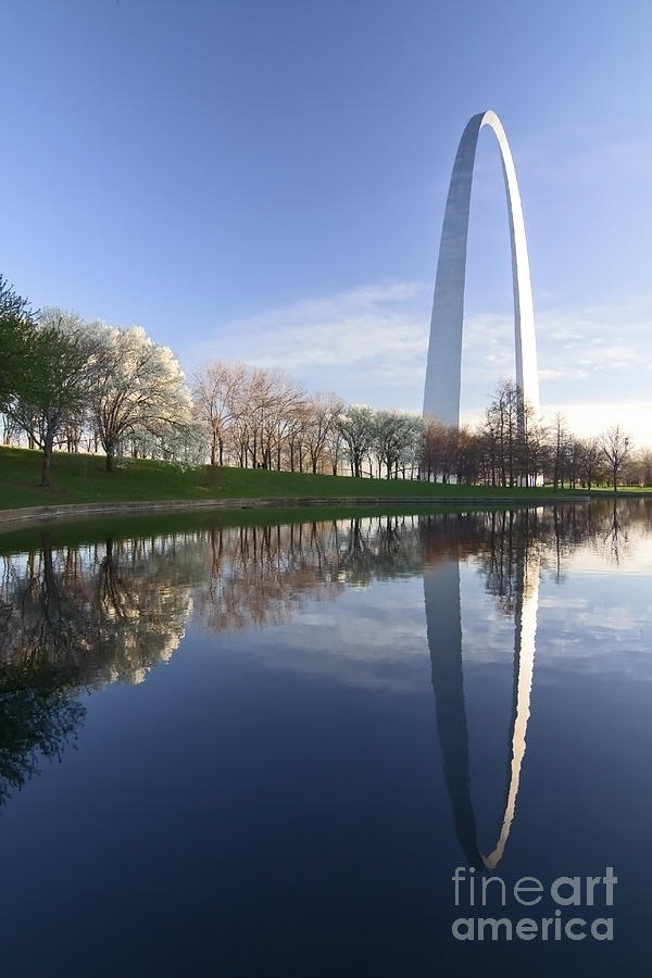 Gateway Arch and reflection Photograph by Sven Brogren