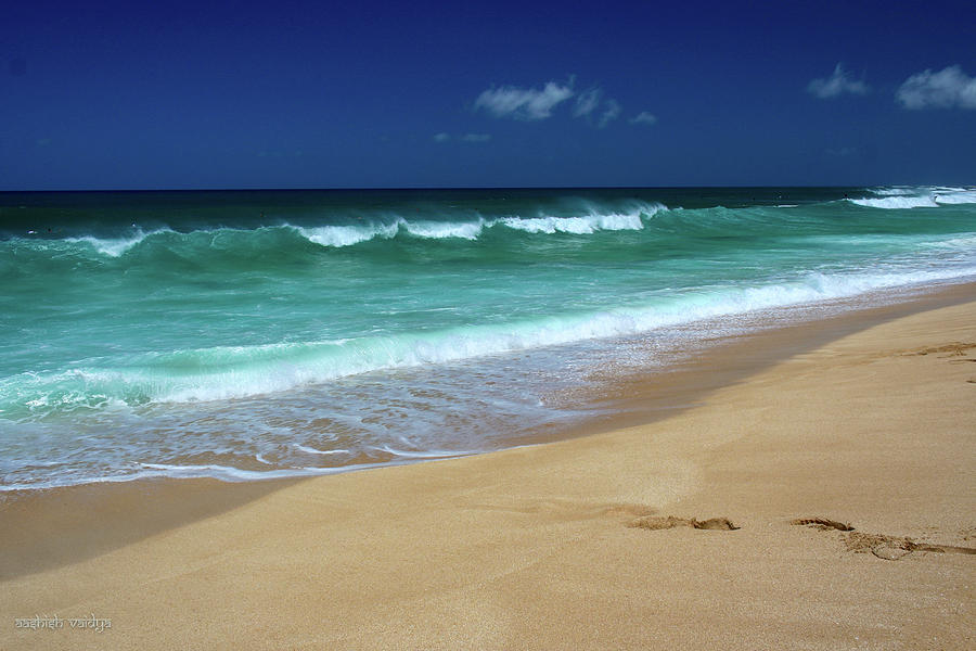Gentle Waves, North Shore, Hawaii Photograph by Aashish Vaidya