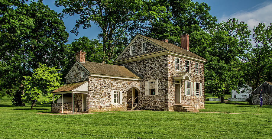George Washingtons Headquarters Photograph by Howard Roberts