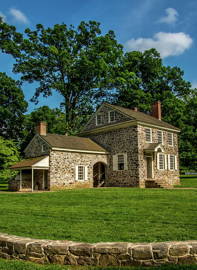 George Washingtons Headquarters Portrait Photograph By Howard Roberts