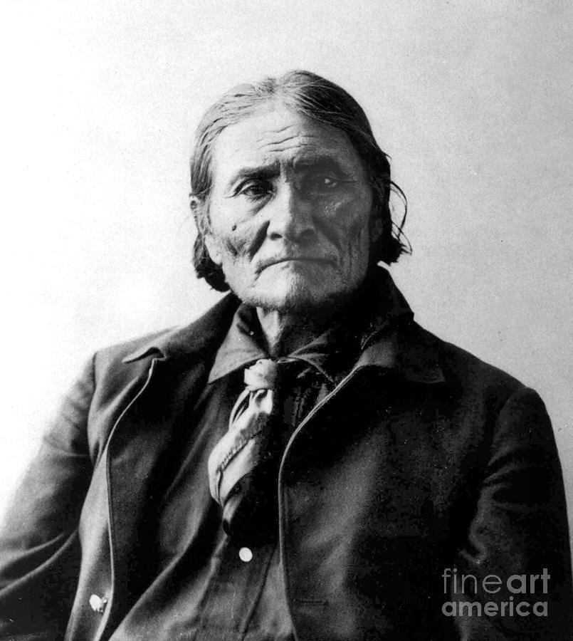 Geronimo, Apache Indian chief Photograph by Frank Rinehart