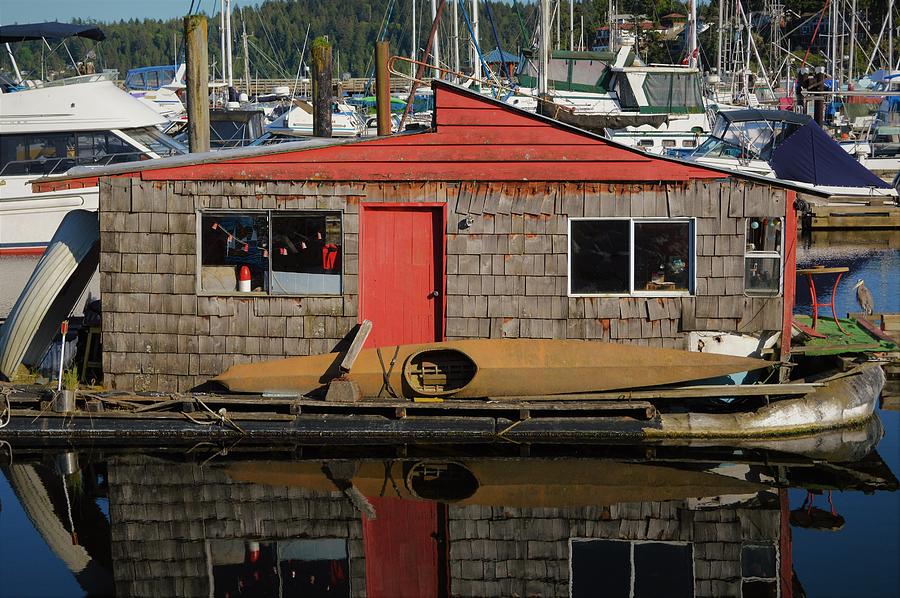 Gibsons Harbour Houseboat Photograph by Cheryl Hoyle