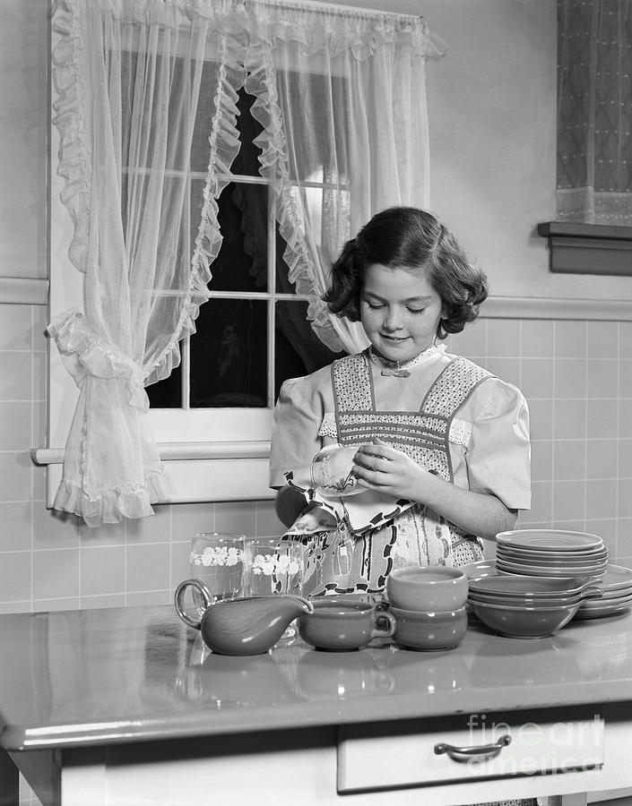 Girl Drying Dishes, C.1950s Photograph by H. Armstrong Roberts/ClassicStock