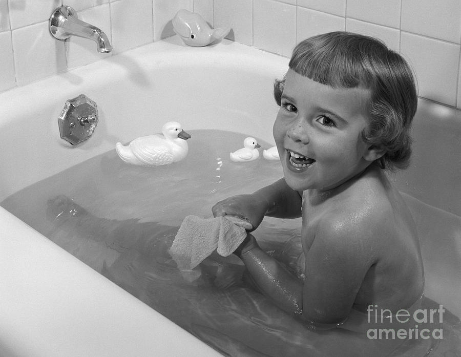 Girl In The Bath, 1950s Photograph by H. Armstrong Roberts/ClassicStock