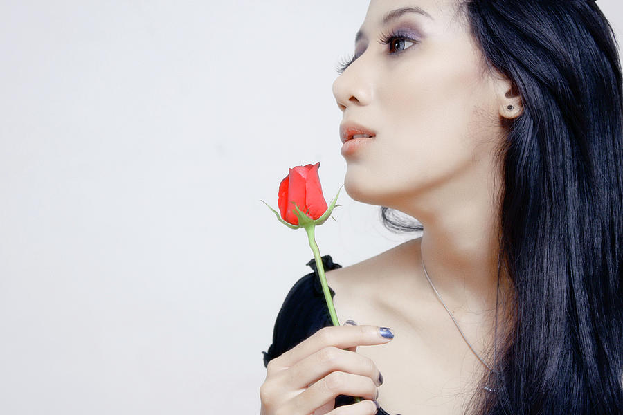 Rose Photograph - Girl by M Danang Mutamarrodin