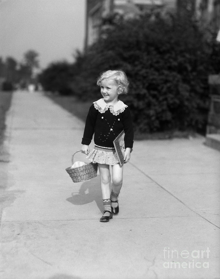 Girl Walking To School, 1940 Photograph by H. Armstrong Roberts/ClassicStock
