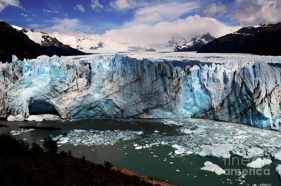 Glaciar Perito Moreno Patagonia 2 Photograph by Bob Christopher