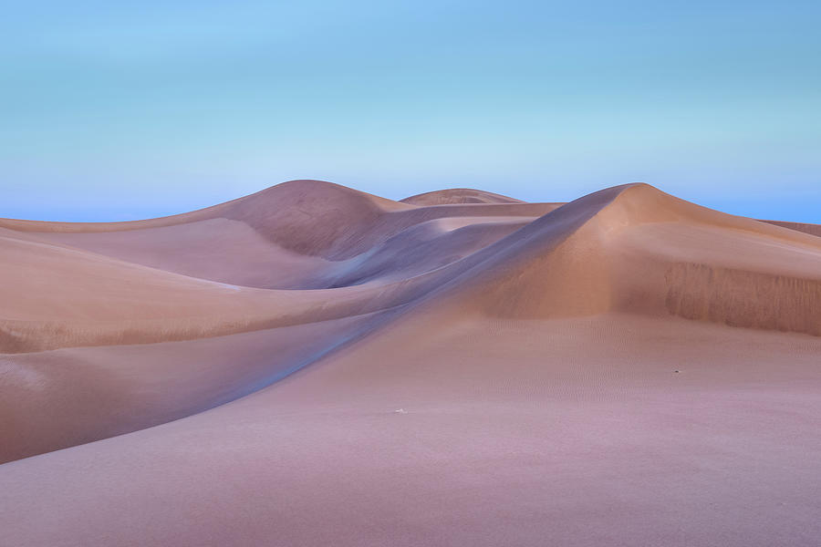 Abstract Photograph - Glamis Dusk by Alexander Kunz