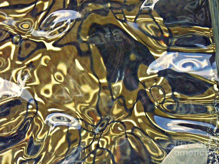 Abstract Photograph - Glass Abstract 790 by Sarah Loft