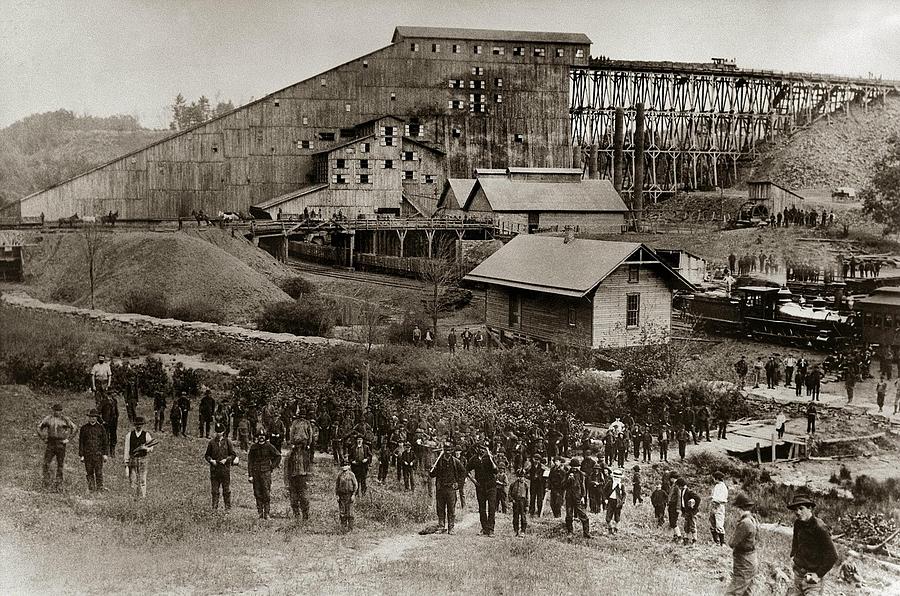 Glen Lyon PA Susquehanna Coal Co Breaker late 1800s Photograph by Arthur Miller
