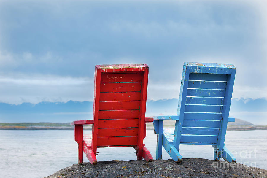 Gloomy Day Chairs Photograph by Jerry Fornarotto