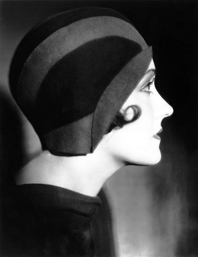 Gloria Swanson, 1930 Photograph by Everett