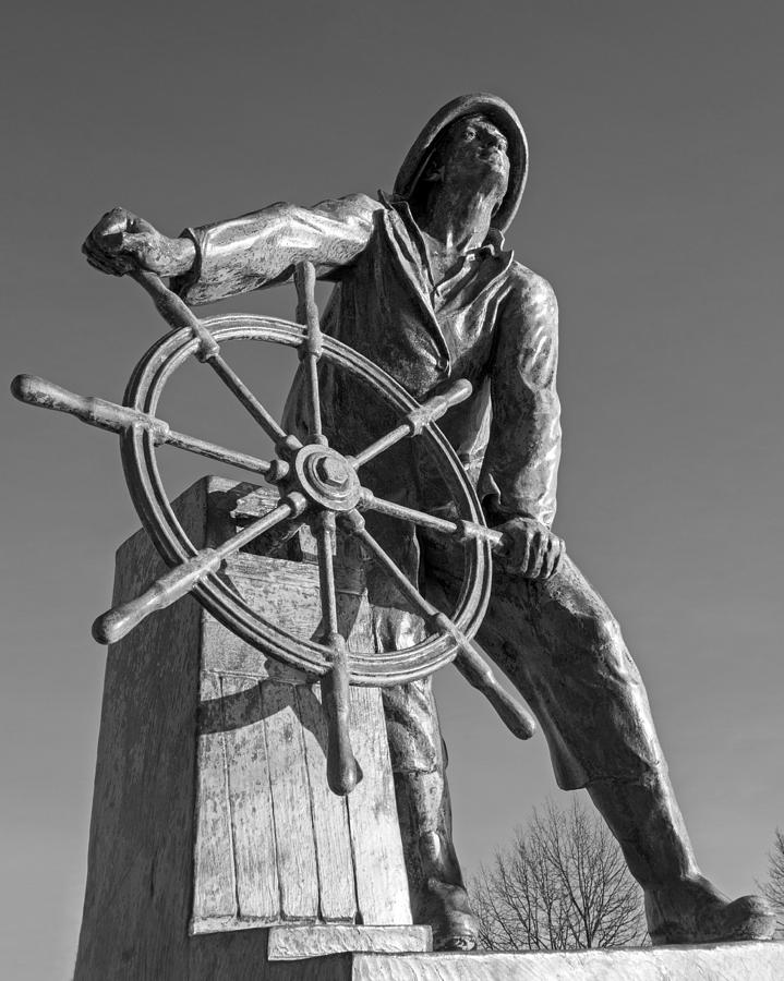 Gloucester Photograph - Gloucester Fishermans Memorial Statue Black and White by Toby McGuire