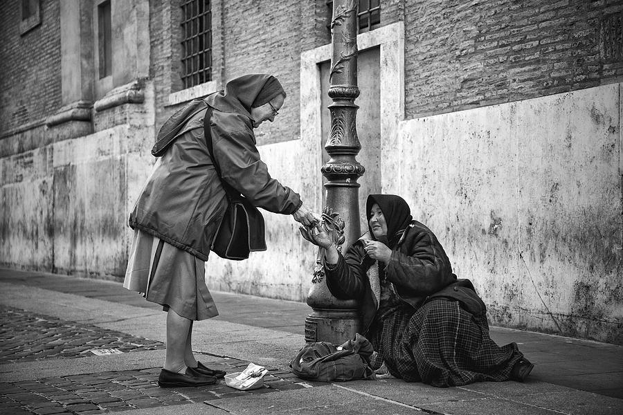 Black And White Photograph - Good Samaritan by Fabrizio Salerno