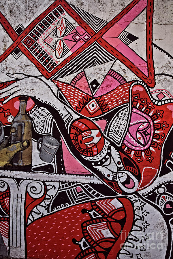Graffiti in black and red - Valencia Photograph by Mary Machare