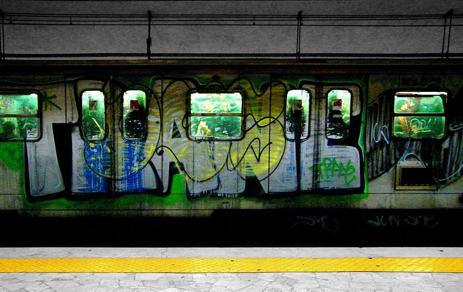Train Photograph - Graffiti Train by Roberto Alamino