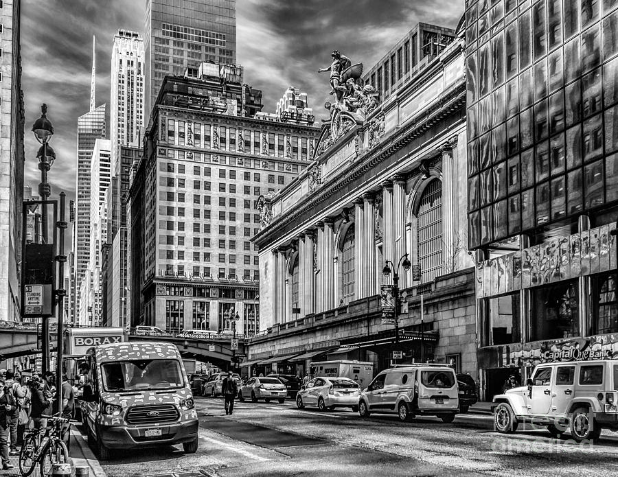 Grand Central at 42nd St - Mono Photograph by Nick Zelinsky Jr
