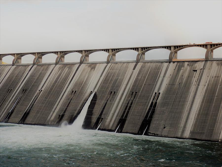 Grand Coulee Dam Photograph by Jim Romo - Fine Art America