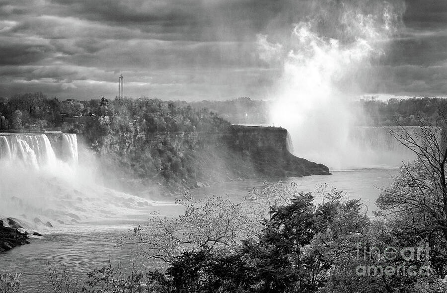 Grand Niagara Falls Mono Photograph by Charline Xia
