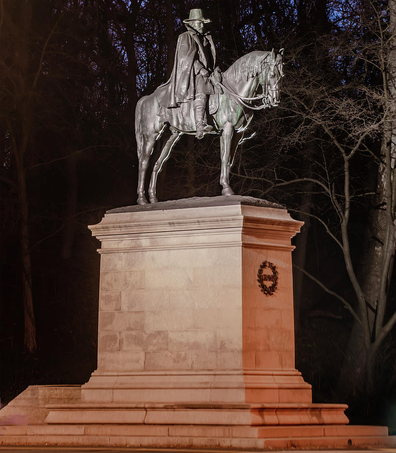 Grant Statue - Philadelphia Photograph by Bill Cannon