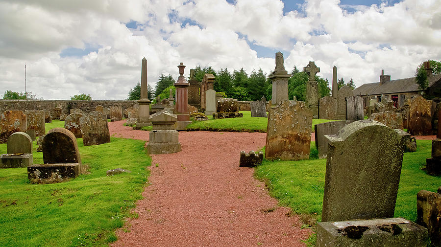 Graveyard. Kirk Of Shotts. Photograph