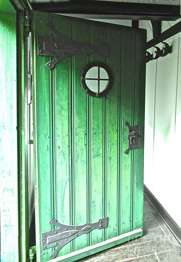 Green Door Photograph by Elisabeth Derichs