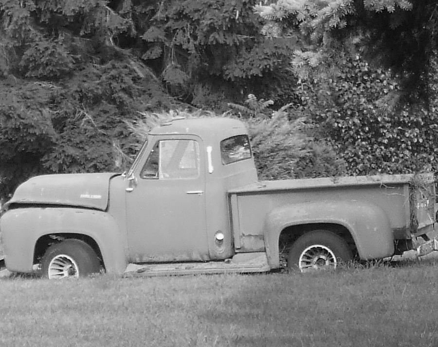 Grounded Pickup Photograph by Pharris Art